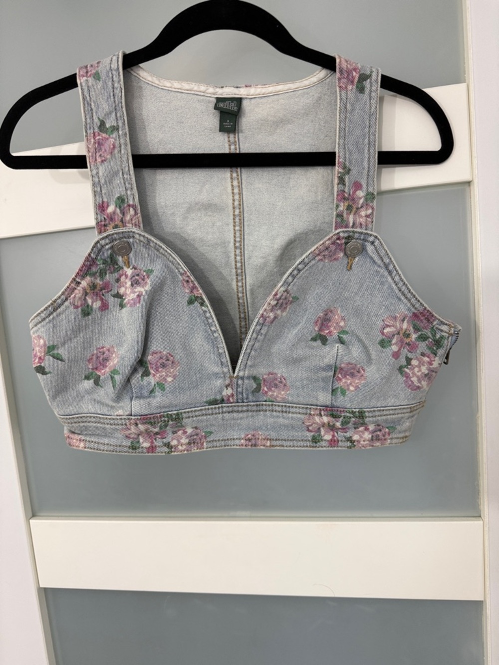 wild fable Light Wash Denim Floral Crop Vest in Pink & Green